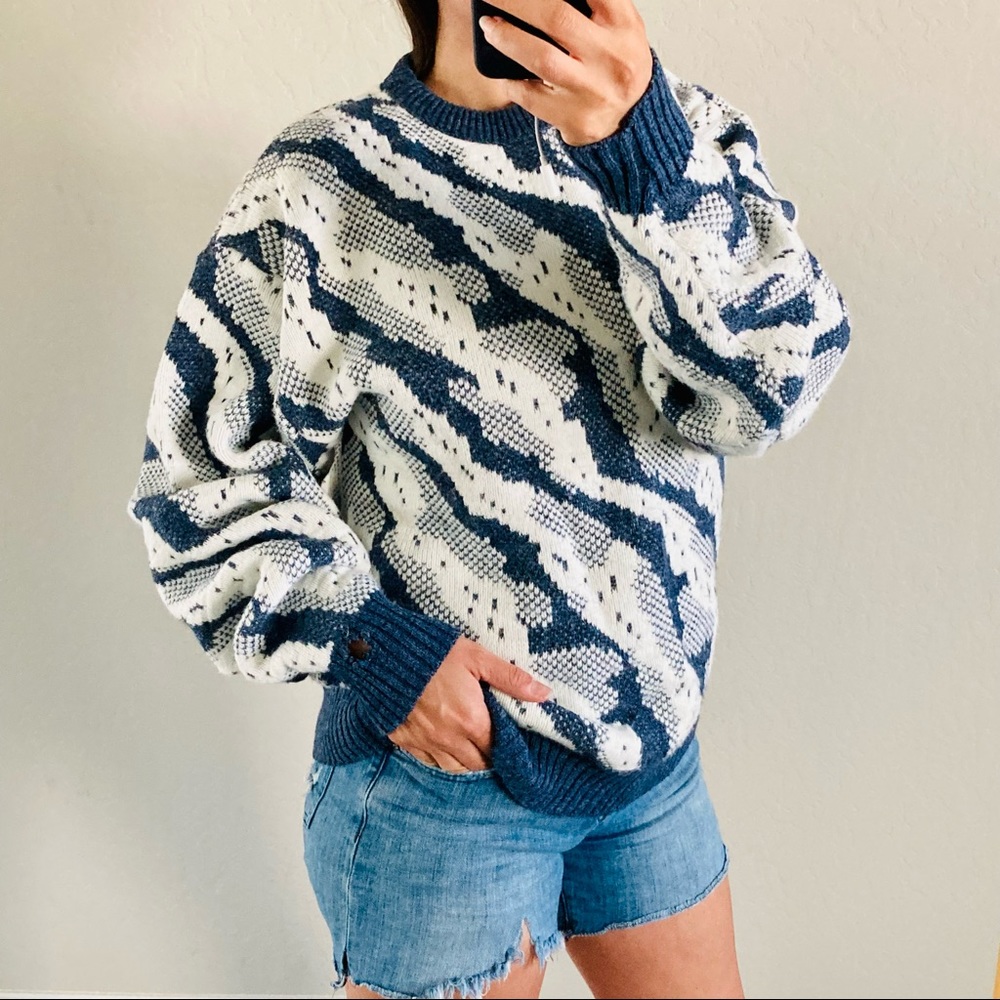 Vintage Jordache Blue & White Soft Unisex Ski Sweater / Size Large